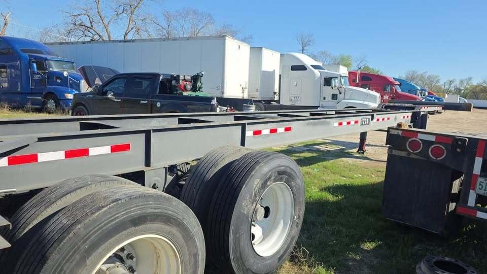 40 foot tandem axle chassis in the Houston yard